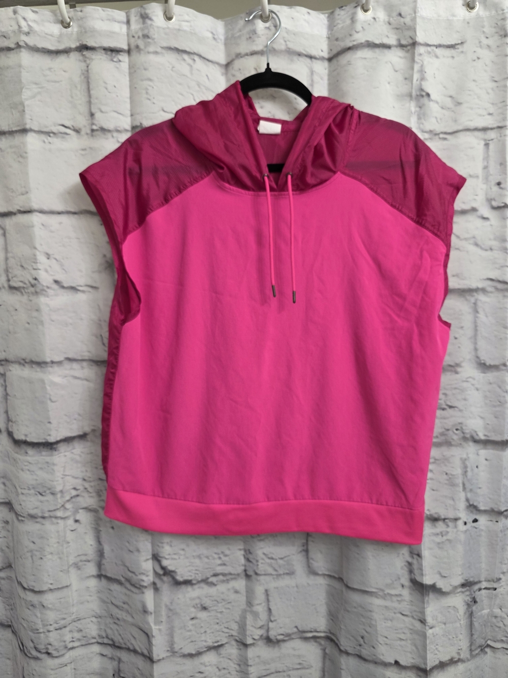 Avia Activewear running Women's Hooded Short Sleeve Fuchsia Pullover size 8-10